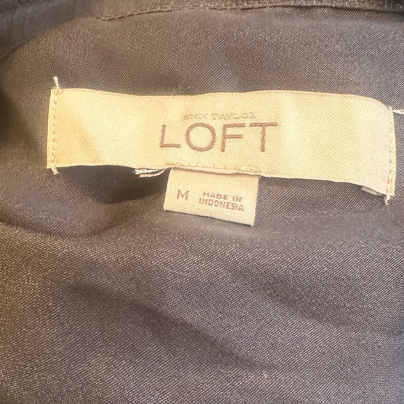 Ann Taylor LOFT EUC Long Silky satin Ruffled Front Tab Color Long Sleeve Blouse - Picture 9 of 9